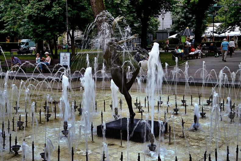 city garden fountain.2021.07_as.jpg
