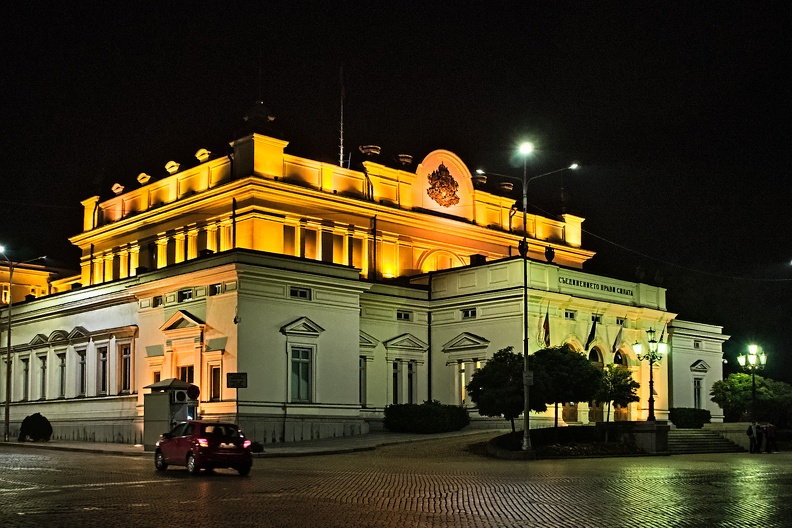 bulgarian parliament night.2015.01_rt.jpg