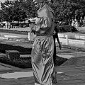 statue 2009.01_rt_bw.jpg