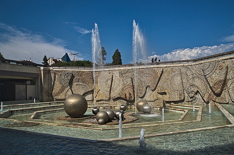 NDK fountain 2021.11_rt.jpg