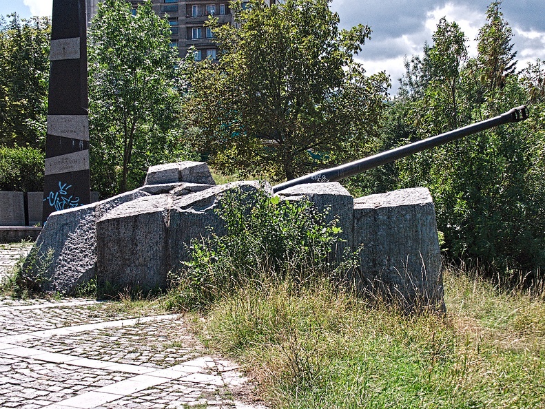 panzer.monument 2007.01_rt.jpg
