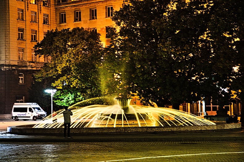 fountain.independency.square.2019.02_rt.jpg