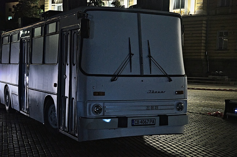 nightbus 2019.06_rt.jpg