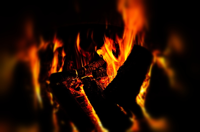 flames 2022.08_rt_blur.jpg