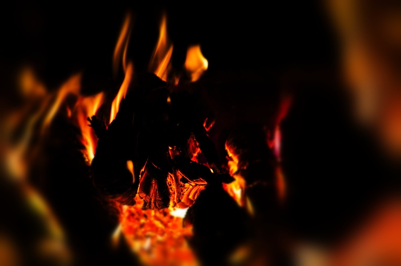 flames 2022.13_rt_blur.jpg