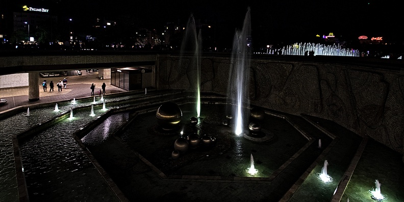 NDK fountain night 2023.01_rt.jpg