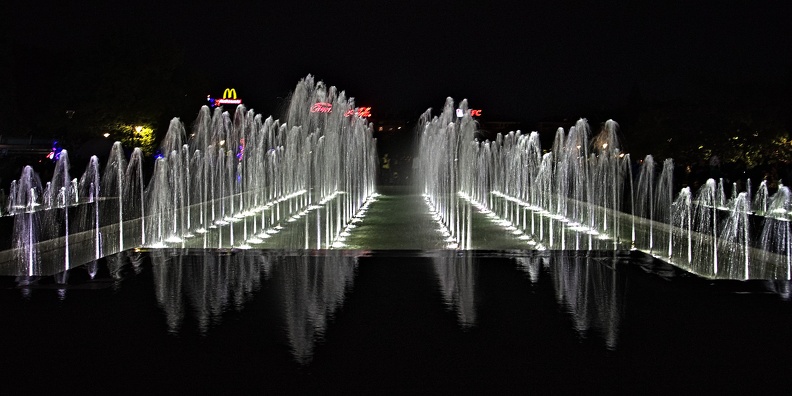 NDK fountain night 2023.05_rt (2).jpg