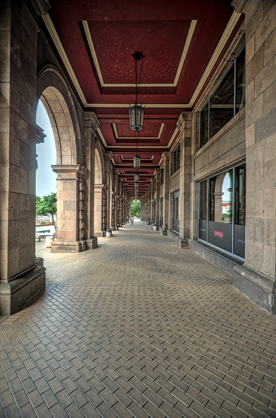 colonnade.2023.04_dt.jpg