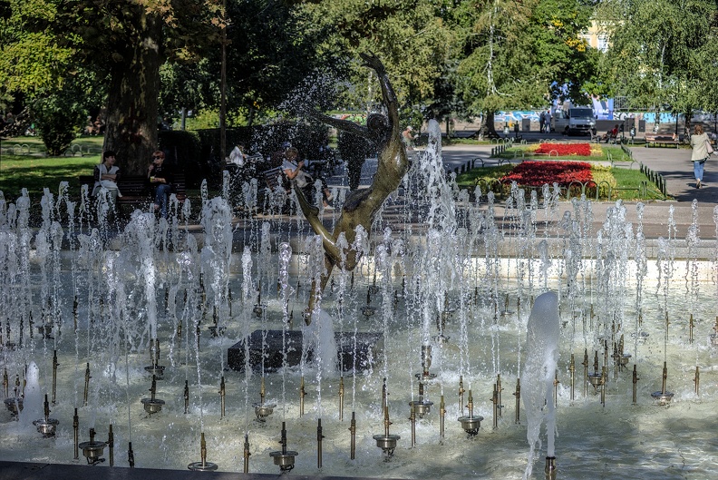 city garden fountain 2023.07_dt.jpg