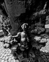 sculpture fragment 2025.06 dt bw (1)